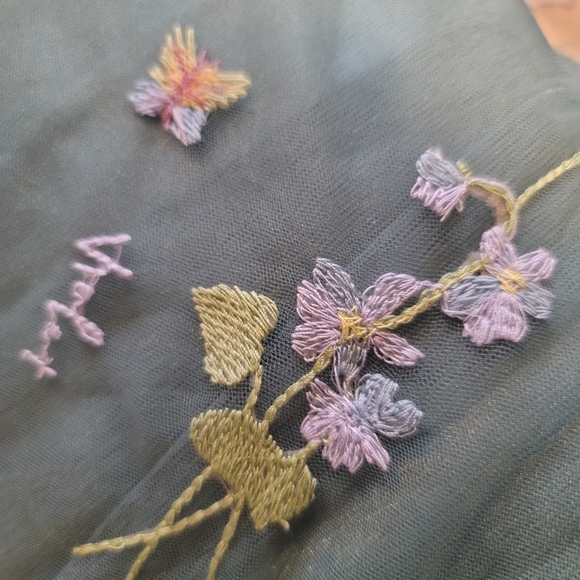 Floral Embroidered Tulle Dress Size 22 - Picture 5 of 5